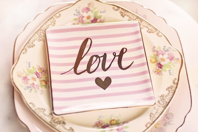 Torte mit "Love"-Aufschrift